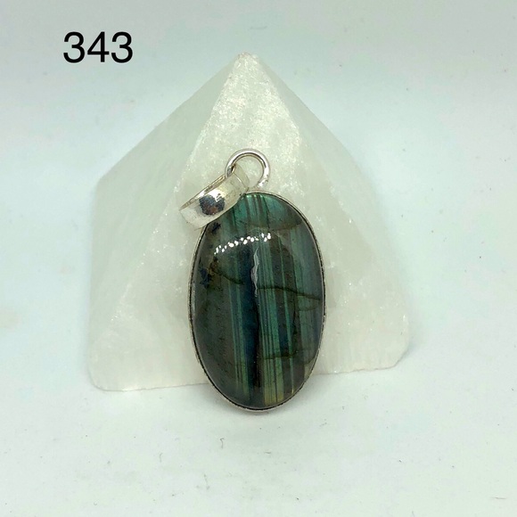Labradorite Pendant - Picture 1 of 4